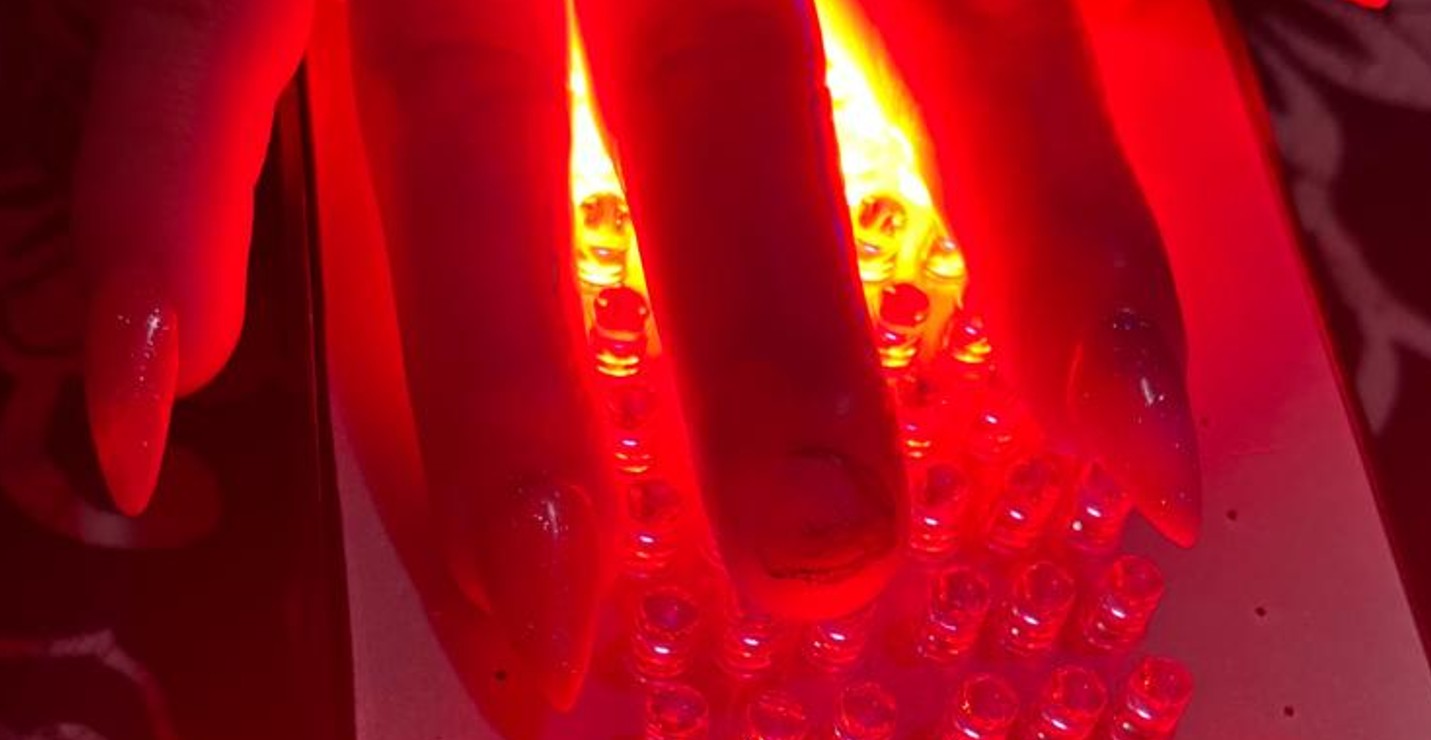 Uña sobre la matriz LED